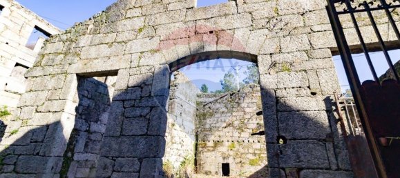 230m² Warehouse in Covilha, Portugal No. 68040 15