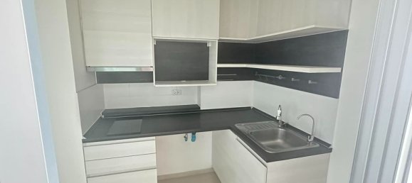 2 bedrooms Condo in Bangkok, Thailand No. 19247 4