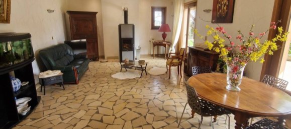 5 bedrooms Villa in Roanne, France No. 332789 3