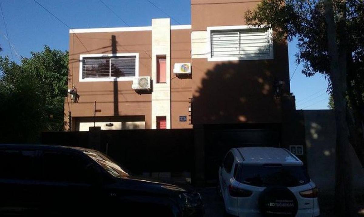 3 bedrooms House in Ituzaingo, Argentina No. 54053