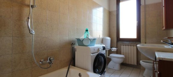 Квартира с 5 комнатами в Прато, Италия № 167108 36