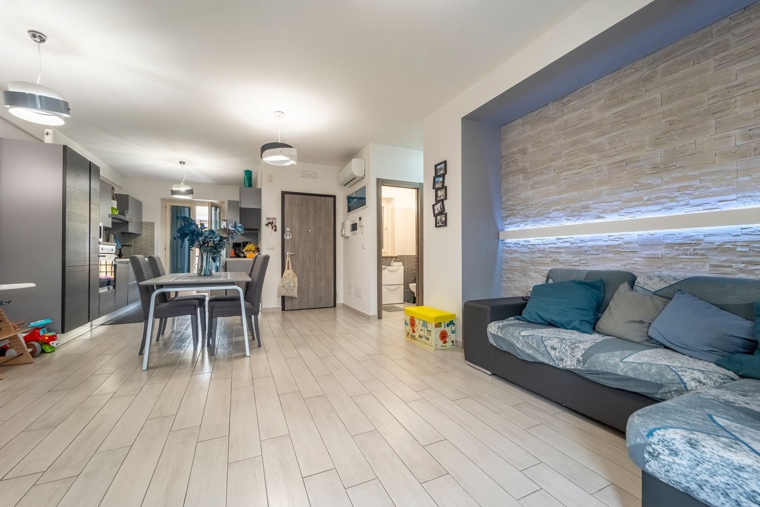 Квартира с 4 комнатами в Марино, Италия № 31441