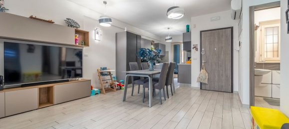 Квартира с 4 комнатами в Марино, Италия № 31441 2