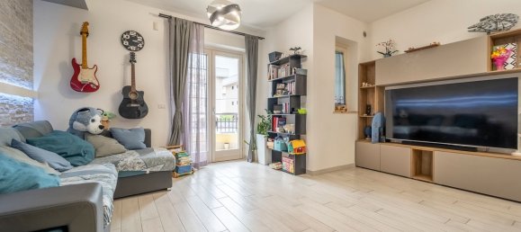 Квартира с 4 комнатами в Марино, Италия № 31441 4