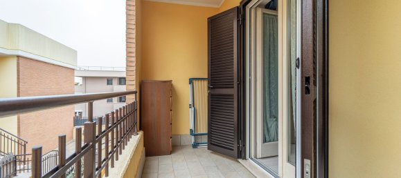 Квартира с 4 комнатами в Марино, Италия № 31441 8