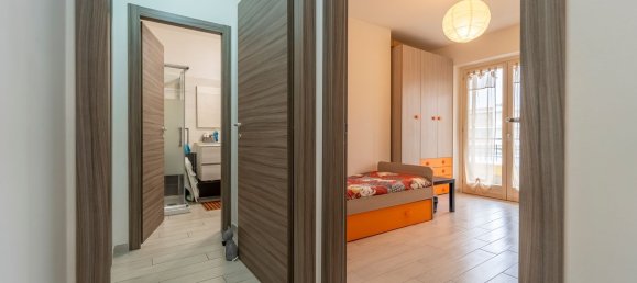 Квартира с 4 комнатами в Марино, Италия № 31441 11