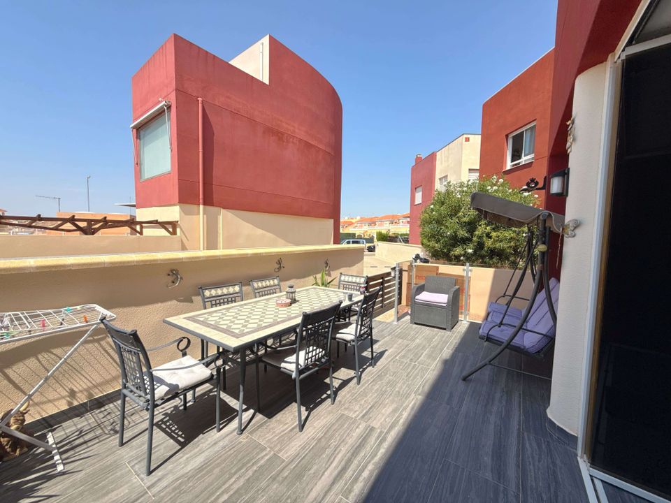 Adosado de 3 dormitorios en Alicante, Spain No. 240773