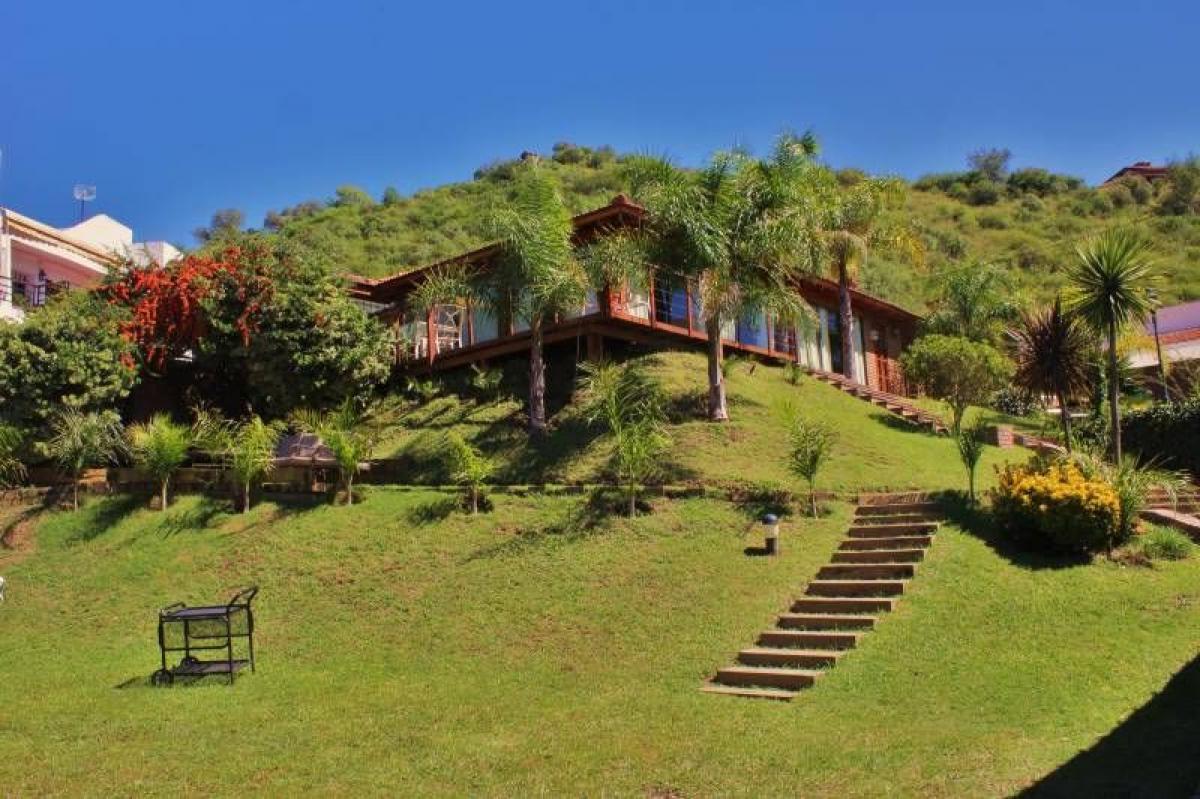 7 bedrooms House in Cordoba, Argentina No. 10055