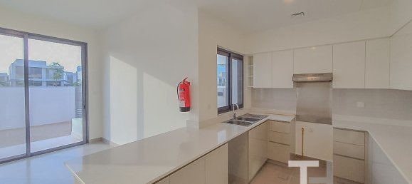 4 bedrooms Villa in Dubai Hills Estate, UAE No. 28774 2