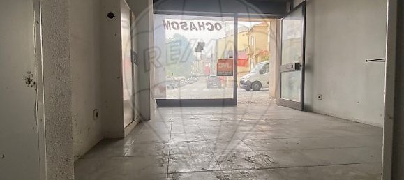 Gewerbliche Immobilie in Porto, Portugal 68m², Nr. 64911 8