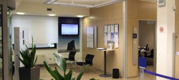 Oficina en Lurago d'Erba, Italy 633 m² No. 380578 5