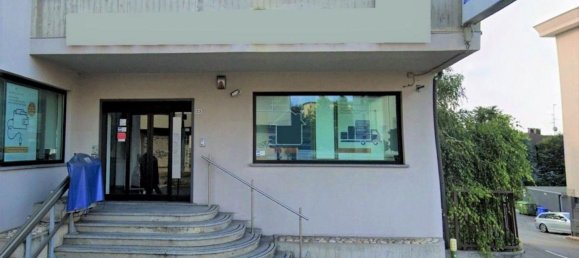 Oficina en Lurago d'Erba, Italy 633 m² No. 380578 2