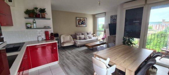 2 bedrooms Apartment in Mantes-la-Jolie, France No. 333858 2