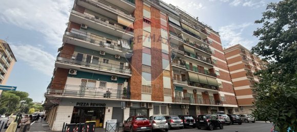 3 bedrooms Apartment in Rome, Italy No. 310972 32