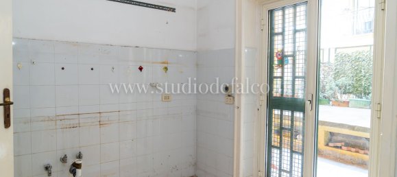 4 bedrooms Apartment in Naples, Italy No. 376488 20