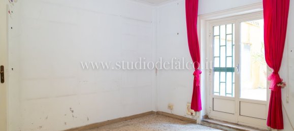 4 bedrooms Apartment in Naples, Italy No. 376488 8