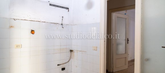 4 bedrooms Apartment in Naples, Italy No. 376488 19