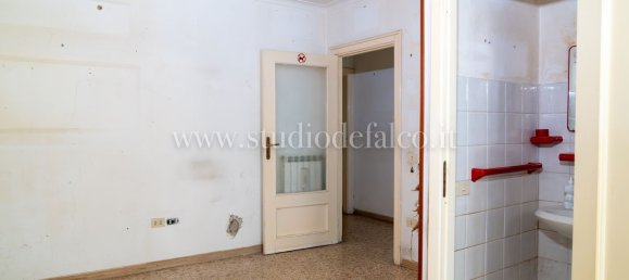 4 bedrooms Apartment in Naples, Italy No. 376488 15