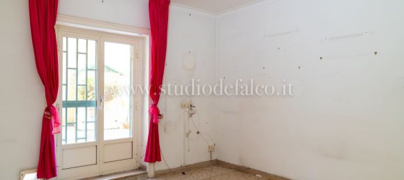 4 bedrooms Apartment in Naples, Italy No. 376488 9