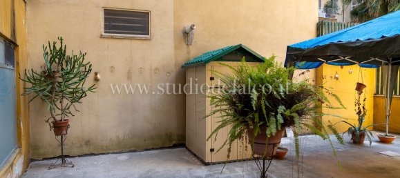 4 bedrooms Apartment in Naples, Italy No. 376488 3