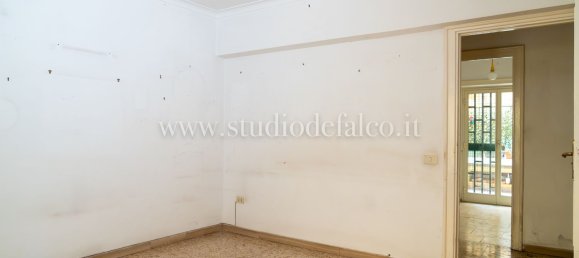 4 bedrooms Apartment in Naples, Italy No. 376488 14