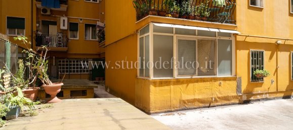 4 bedrooms Apartment in Naples, Italy No. 376488 4