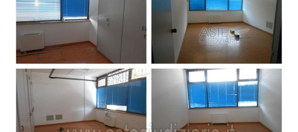 397m² Office in Olbia, Italy No. 358407 3