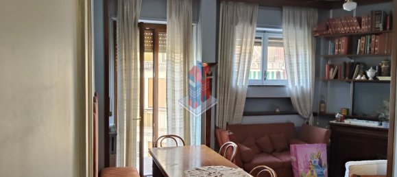 5 bedrooms Apartment in Naples, Italy No. 371570 3