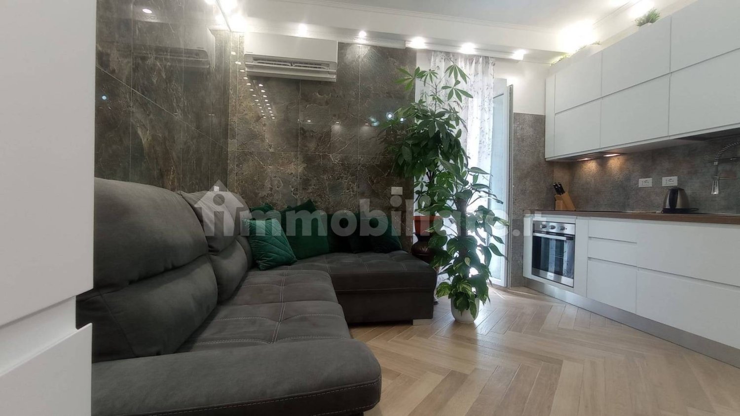 2 bedrooms Apartment in Ladispoli, Italy No. 294442