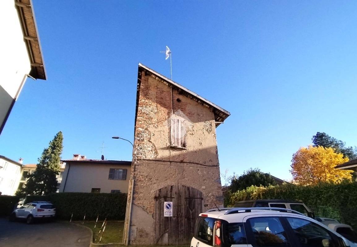 4 Schlafzimmer Haus in Merate, Italy, Nr. 141453