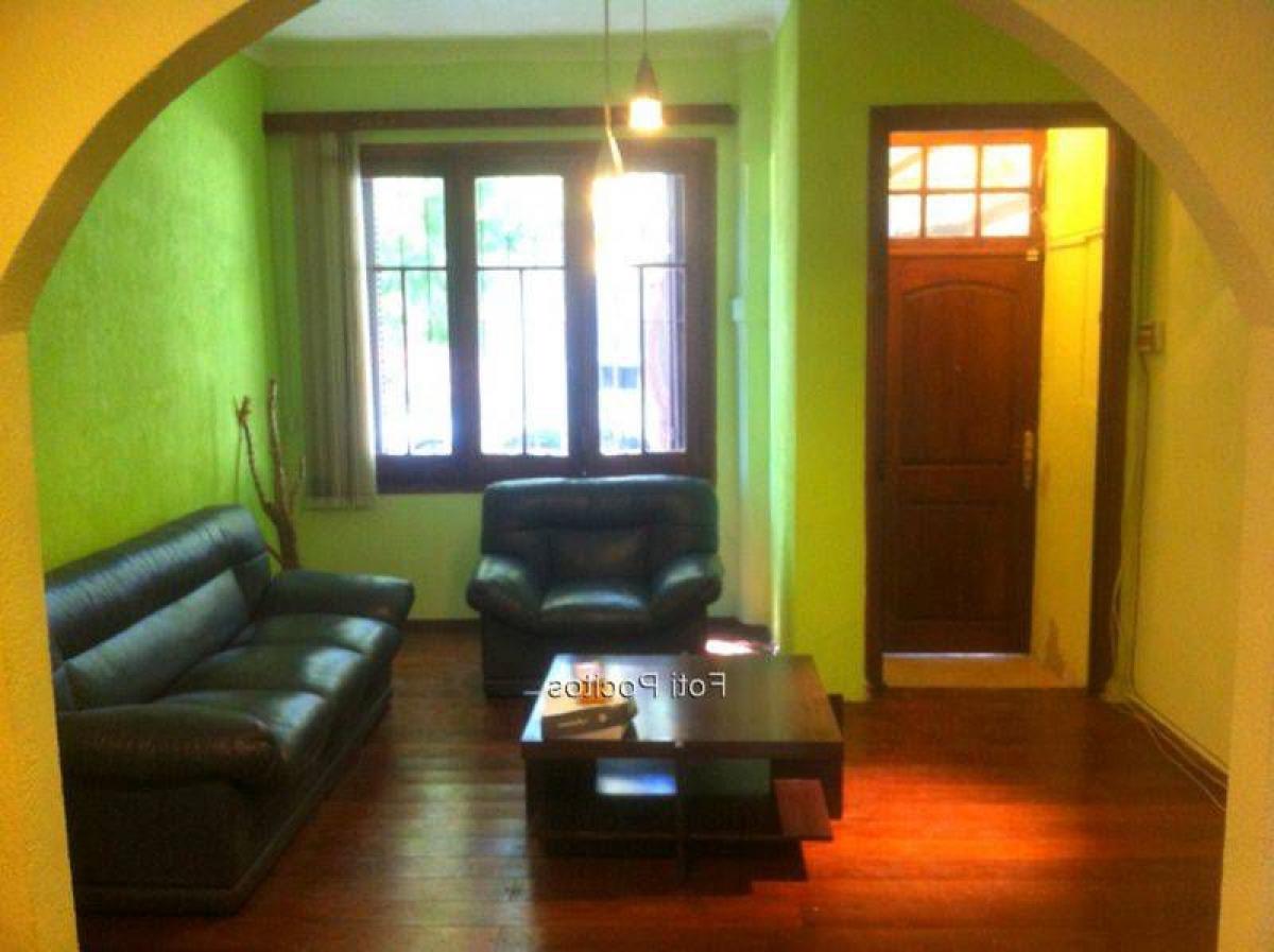 3 bedrooms House in Montevideo, Uruguay No. 2393