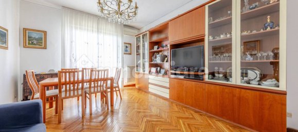 2 bedrooms Apartment in Milan, Italy No. 319934 2