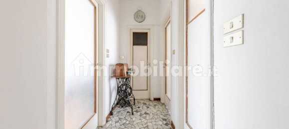 2 bedrooms Apartment in Milan, Italy No. 319934 27