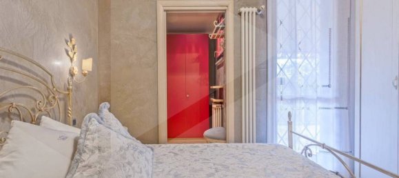 5 rooms Penthouse in Reggio Emilia, Italy No. 17089 24