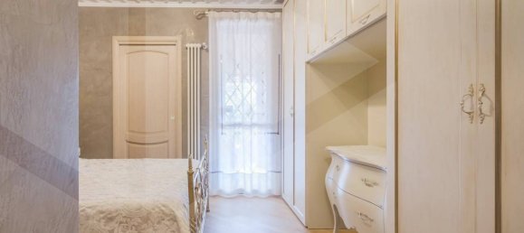 5 rooms Penthouse in Reggio Emilia, Italy No. 17089 20