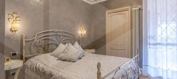 5 rooms Penthouse in Reggio Emilia, Italy No. 17089 18