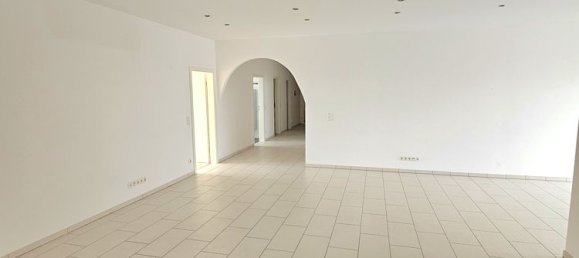 5 Schlafzimmer Wohnung in Offenbach, Germany, Nr. 146843 2