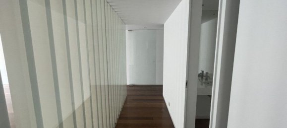 3 bedrooms Apartment in Porto, Portugal No. 132209 4