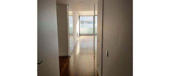 3 bedrooms Apartment in Porto, Portugal No. 132209 8