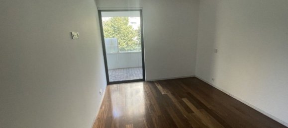 3 bedrooms Apartment in Porto, Portugal No. 132209 2