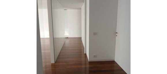 3 bedrooms Apartment in Porto, Portugal No. 132209 7