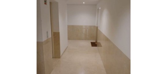3 bedrooms Apartment in Porto, Portugal No. 132209 9