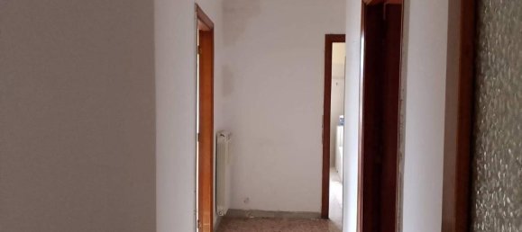 Квартира с 4 комнатами в Авеллино, Италия № 128872 18