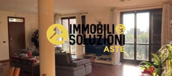 Вилла с 10 комнатами в Новильо, Италия № 3246 5