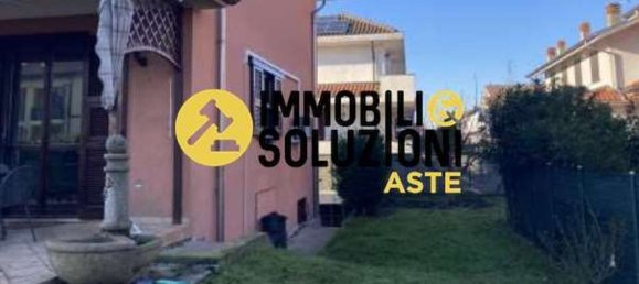 Вилла с 10 комнатами в Новильо, Италия № 3246 3