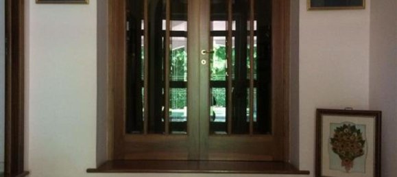 4 bedrooms Villa in Cassino, Italy No. 670 5