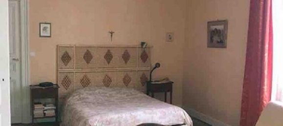 8 bedrooms House in Guyancourt, France No. 165942 3