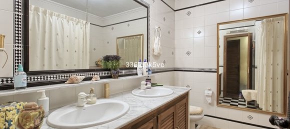 3 bedrooms Townhouse in Benahavis, Spain No. 151560 12