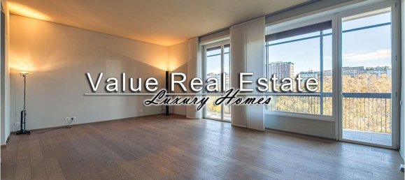 2 bedrooms Apartment in Milan, Italy No. 291806 3