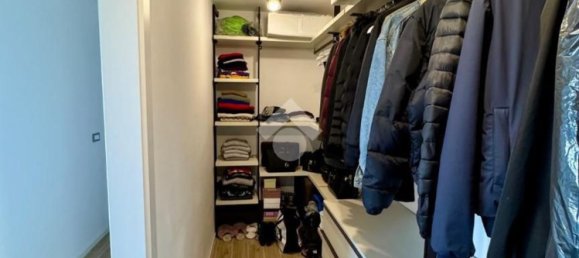 Apartamento de 4 dormitorios en Genoa, Italy No. 335542 17